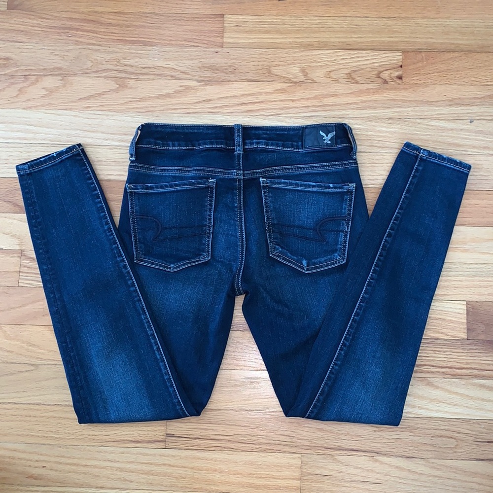 AMERICAN EAGLE dark wash jeans